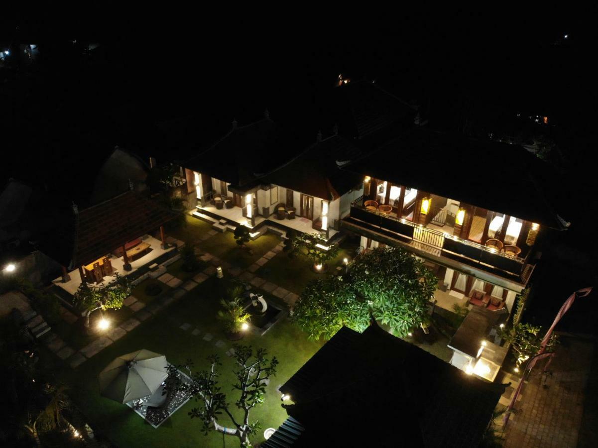The Kanha Palace Batununggul Buitenkant foto